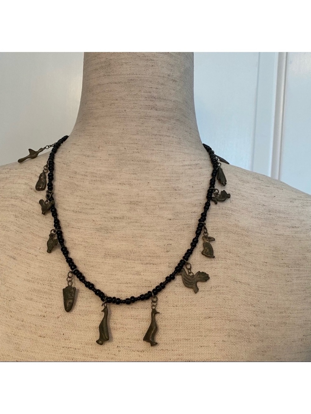 NECKLACE BLACK BEADS CHARMS ANIMALS WHIMSICAL 21”